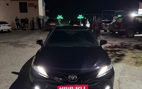 Toyota Camry, 2019 год, 3 850 000 рублей, 2 фотография