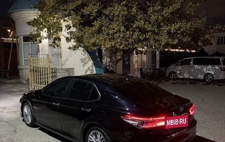 Toyota Camry, 2019 год, 3 850 000 рублей, 7 фотография