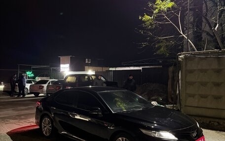 Toyota Camry, 2019 год, 3 850 000 рублей, 4 фотография