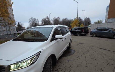 KIA Carnival III, 2018 год, 2 800 000 рублей, 3 фотография