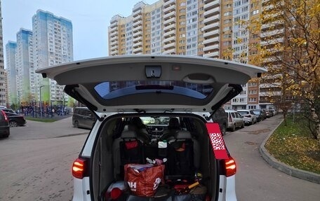 KIA Carnival III, 2018 год, 2 800 000 рублей, 21 фотография