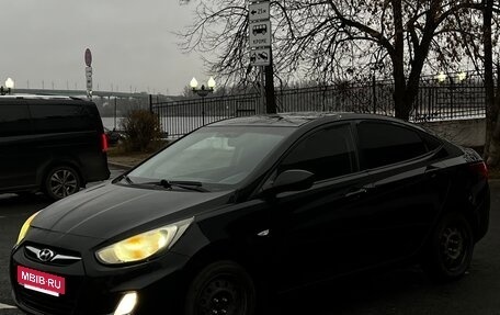 Hyundai Solaris II рестайлинг, 2011 год, 780 000 рублей, 2 фотография