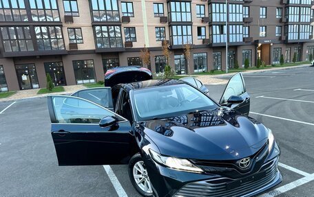 Toyota Camry, 2019 год, 2 950 000 рублей, 2 фотография