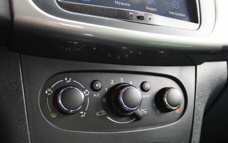 Renault Sandero II рестайлинг, 2018 год, 1 359 000 рублей, 13 фотография