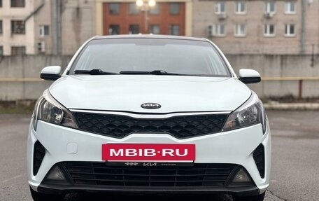 KIA Rio IV, 2019 год, 910 000 рублей, 2 фотография