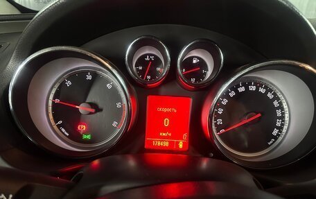 Opel Insignia II рестайлинг, 2010 год, 750 000 рублей, 11 фотография