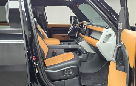 Land Rover Defender II, 2022 год, 7 360 000 рублей, 9 фотография