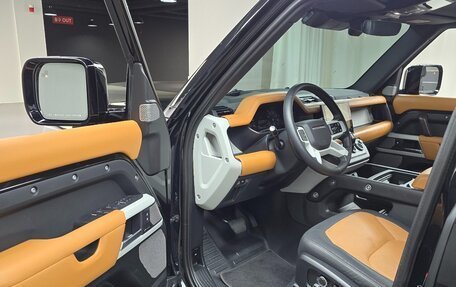 Land Rover Defender II, 2022 год, 7 360 000 рублей, 12 фотография