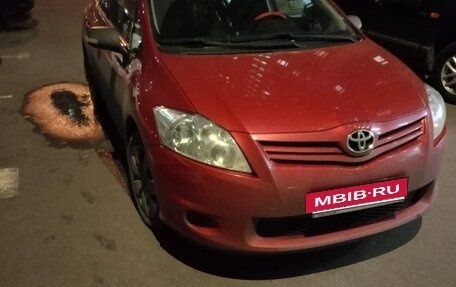 Toyota Auris II, 2011 год, 1 100 000 рублей, 2 фотография