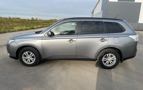 Mitsubishi Outlander III рестайлинг 3, 2012 год, 1 355 000 рублей, 8 фотография