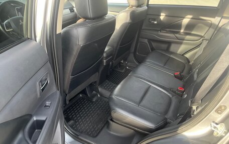 Mitsubishi Outlander III рестайлинг 3, 2012 год, 1 355 000 рублей, 10 фотография