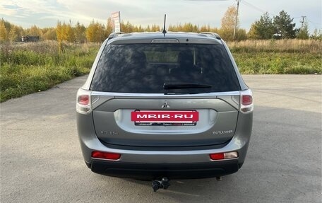 Mitsubishi Outlander III рестайлинг 3, 2012 год, 1 355 000 рублей, 6 фотография