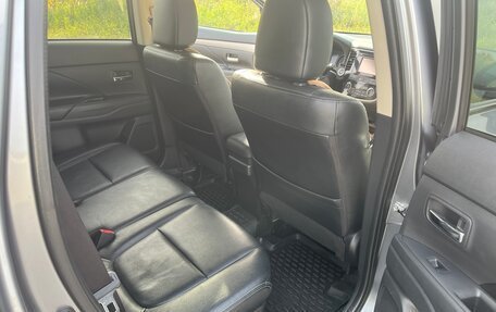 Mitsubishi Outlander III рестайлинг 3, 2012 год, 1 355 000 рублей, 14 фотография