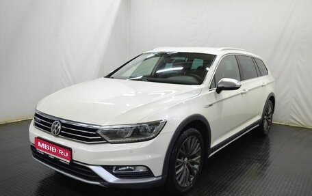 Volkswagen Passat B8 рестайлинг, 2019 год, 2 300 000 рублей, 1 фотография