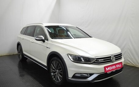 Volkswagen Passat B8 рестайлинг, 2019 год, 2 300 000 рублей, 3 фотография