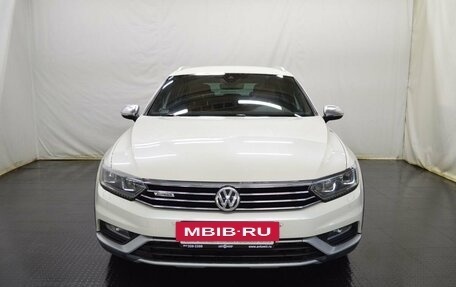 Volkswagen Passat B8 рестайлинг, 2019 год, 2 300 000 рублей, 2 фотография