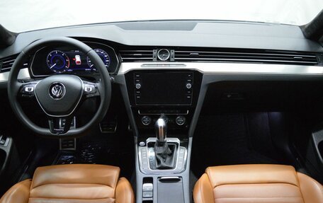 Volkswagen Passat B8 рестайлинг, 2019 год, 2 300 000 рублей, 14 фотография