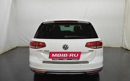 Volkswagen Passat B8 рестайлинг, 2019 год, 2 300 000 рублей, 6 фотография