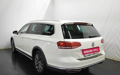 Volkswagen Passat B8 рестайлинг, 2019 год, 2 300 000 рублей, 7 фотография