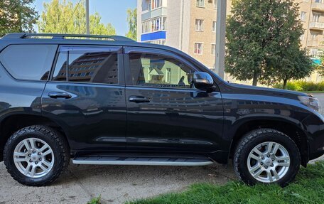Toyota Land Cruiser Prado 150 рестайлинг 2, 2010 год, 2 650 000 рублей, 13 фотография