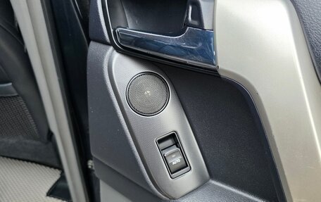 Toyota Land Cruiser Prado 150 рестайлинг 2, 2010 год, 2 650 000 рублей, 21 фотография