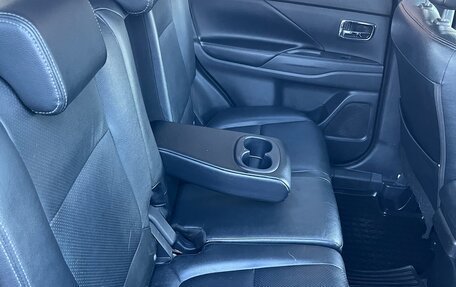 Mitsubishi Outlander III рестайлинг 3, 2013 год, 1 450 000 рублей, 4 фотография