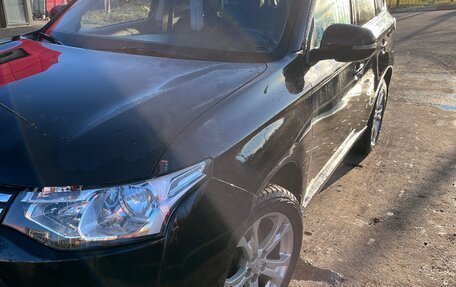 Mitsubishi Outlander III рестайлинг 3, 2013 год, 1 450 000 рублей, 13 фотография