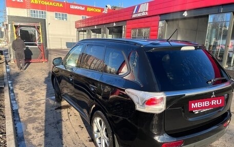 Mitsubishi Outlander III рестайлинг 3, 2013 год, 1 450 000 рублей, 14 фотография