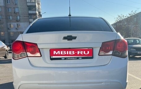 Chevrolet Cruze II, 2010 год, 650 000 рублей, 4 фотография