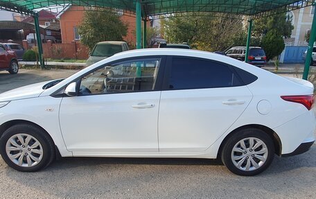 Hyundai Solaris II рестайлинг, 2020 год, 1 400 000 рублей, 3 фотография