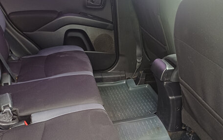 Mitsubishi Outlander III рестайлинг 3, 2010 год, 1 050 000 рублей, 5 фотография