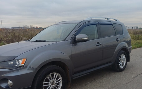 Mitsubishi Outlander III рестайлинг 3, 2010 год, 1 050 000 рублей, 13 фотография