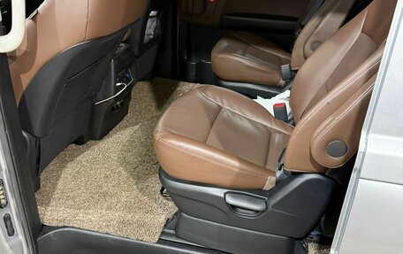 Hyundai Grand Starex Grand Starex I рестайлинг 2, 2018 год, 3 300 000 рублей, 8 фотография