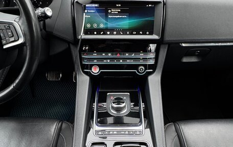 Jaguar F-Pace, 2019 год, 3 290 000 рублей, 12 фотография