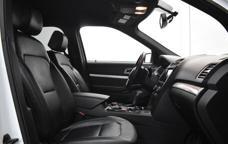 Ford Explorer VI, 2017 год, 2 590 000 рублей, 14 фотография