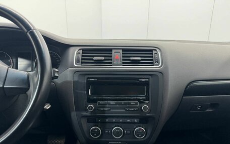 Volkswagen Jetta VI, 2012 год, 1 099 000 рублей, 15 фотография