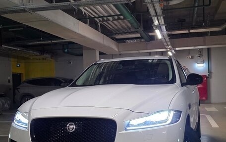 Jaguar F-Pace, 2018 год, 4 050 000 рублей, 1 фотография