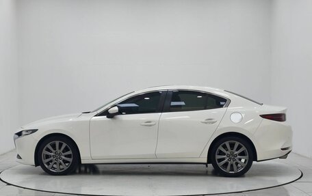 Mazda 3, 2022 год, 1 950 000 рублей, 4 фотография