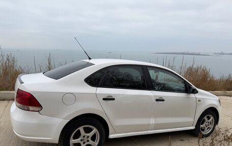 Volkswagen Polo VI (EU Market), 2011 год, 450 000 рублей, 24 фотография