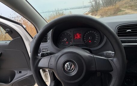 Volkswagen Polo VI (EU Market), 2011 год, 450 000 рублей, 28 фотография