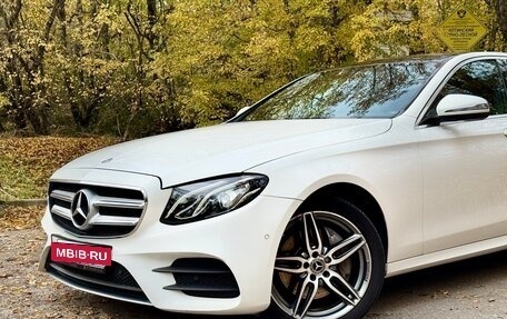 Mercedes-Benz E-Класс, 2019 год, 2 950 000 рублей, 2 фотография