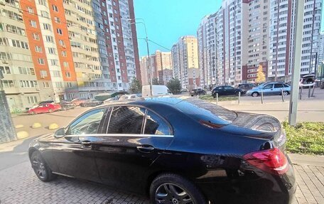 Mercedes-Benz E-Класс, 2019 год, 2 850 000 рублей, 3 фотография