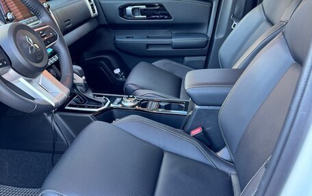 Mitsubishi L200, 2024 год, 4 500 000 рублей, 6 фотография