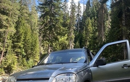 Chevrolet Niva I рестайлинг, 2006 год, 300 000 рублей, 1 фотография