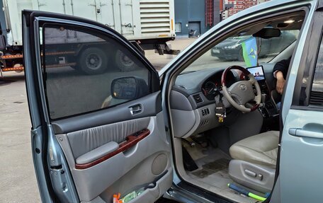 Toyota Sienna II рестайлинг, 2004 год, 970 000 рублей, 23 фотография