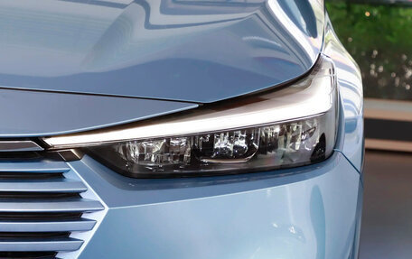 Honda Vezel, 2023 год, 2 520 000 рублей, 5 фотография