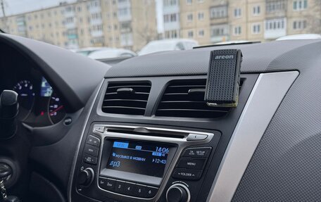 Hyundai Solaris II рестайлинг, 2015 год, 1 100 000 рублей, 6 фотография