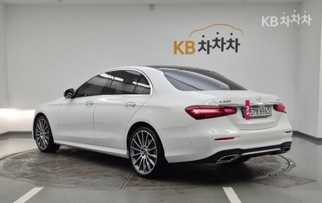 Mercedes-Benz E-Класс, 2021 год, 4 450 000 рублей, 3 фотография