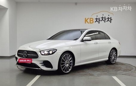 Mercedes-Benz E-Класс, 2021 год, 4 450 000 рублей, 2 фотография