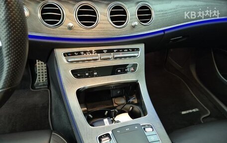 Mercedes-Benz E-Класс, 2021 год, 4 450 000 рублей, 9 фотография